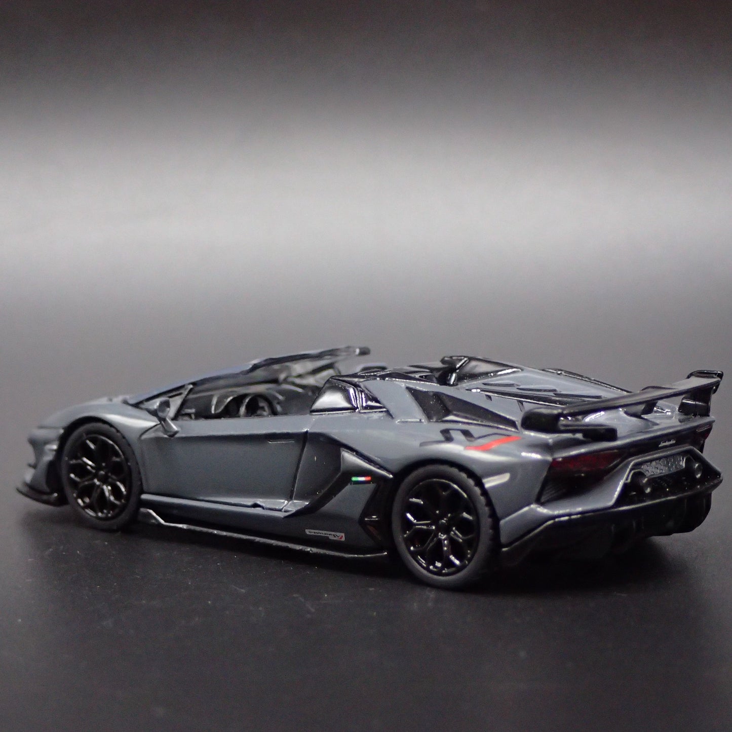 2019-2021 LAMBORGHINI AVENTADOR SVJ ROADSTER SUPER 1:64 SCALE DIECAST MODEL CAR