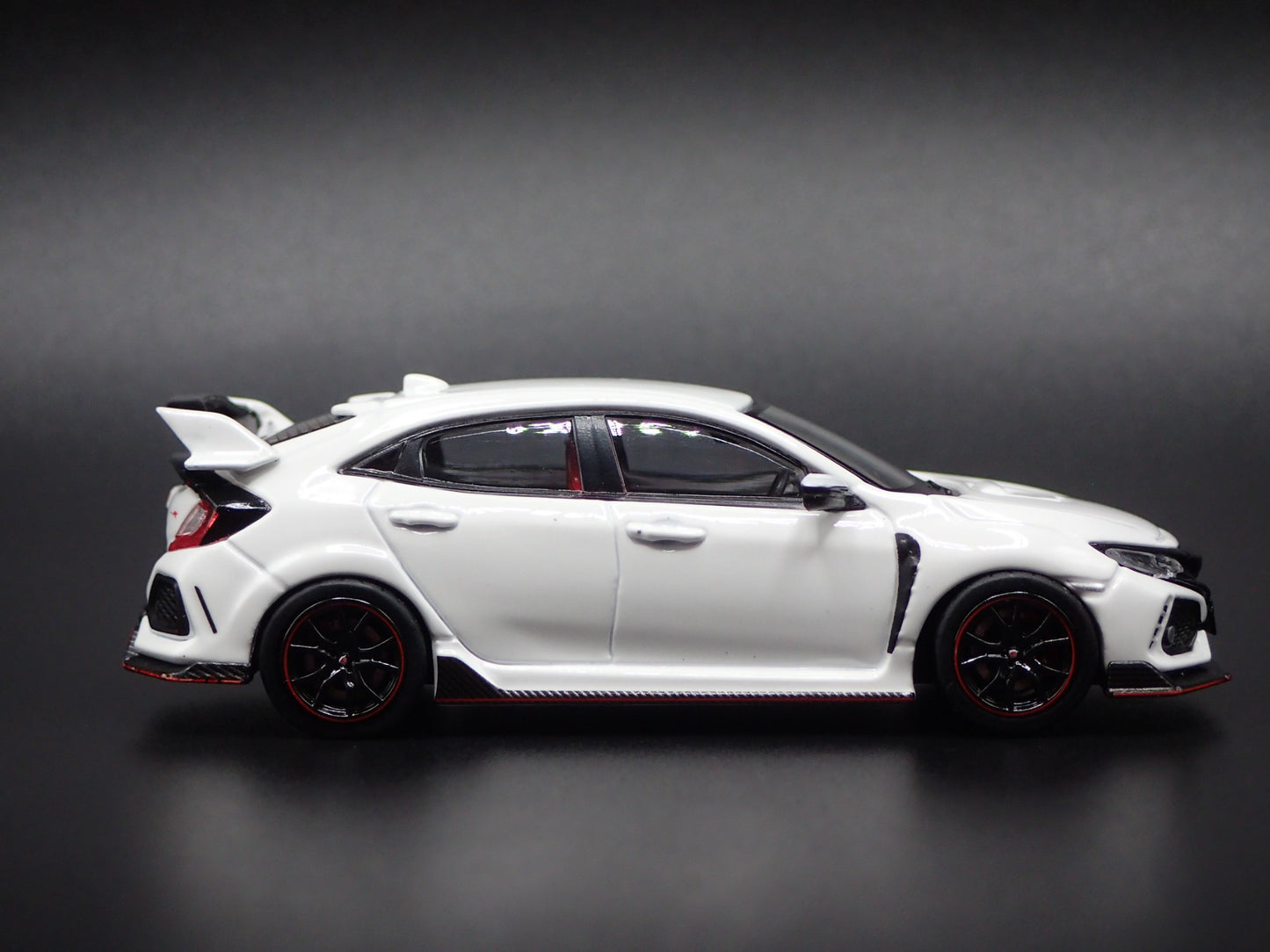 2017-2021 HONDA CIVIC TYPE R FK8 WHITE 1:64 SCALE COLLECTIBLE DIECAST MODEL CAR
