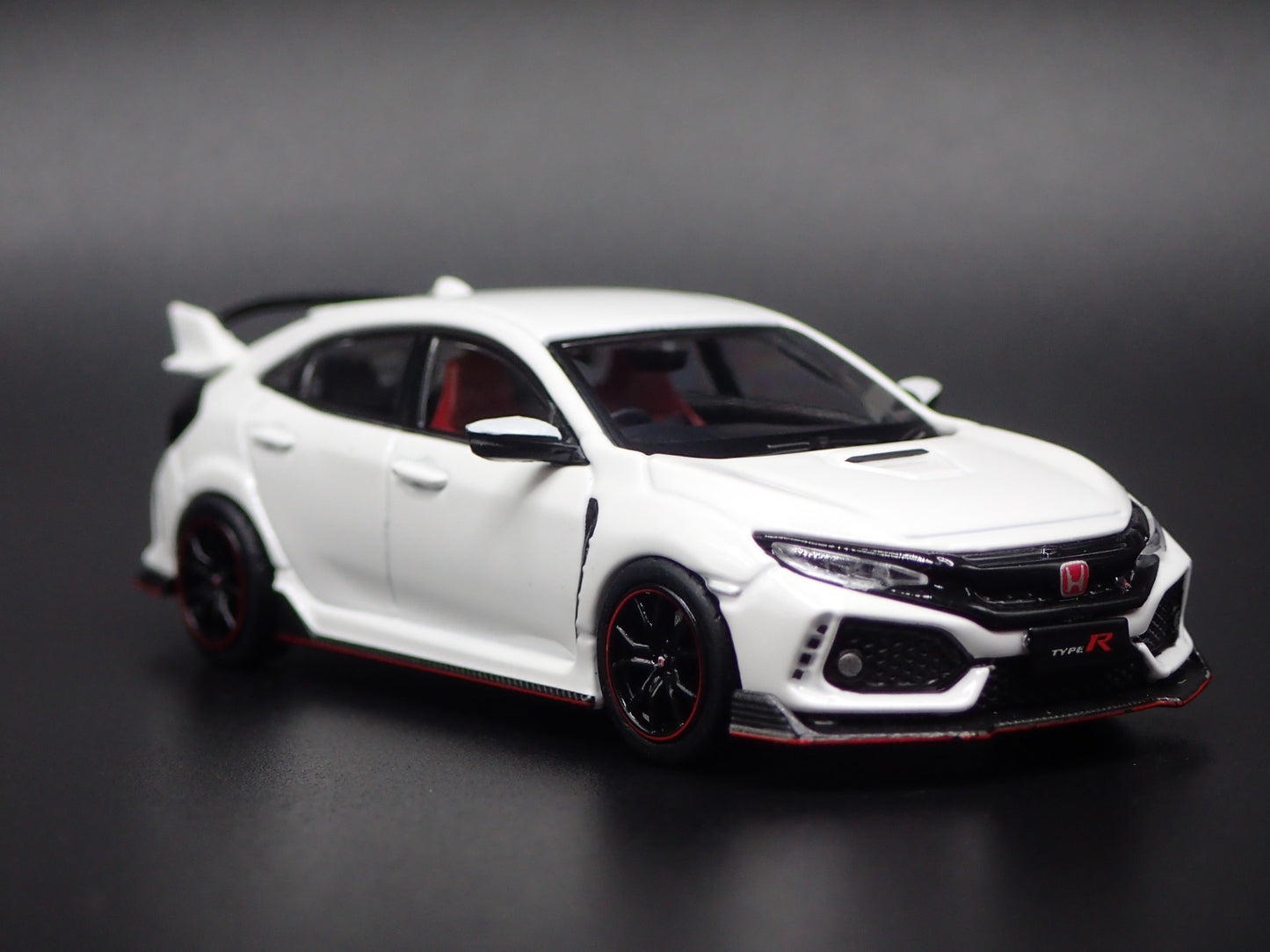 2017-2021 HONDA CIVIC TYPE R FK8 WHITE 1:64 SCALE COLLECTIBLE DIECAST MODEL CAR