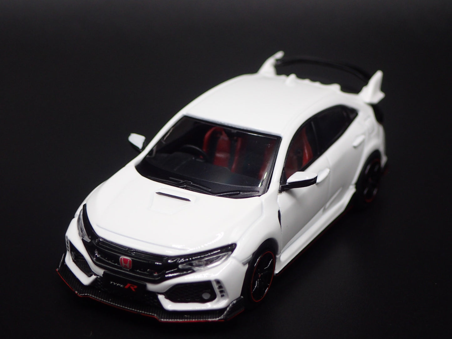 2017-2021 HONDA CIVIC TYPE R FK8 WHITE 1:64 SCALE COLLECTIBLE DIECAST MODEL CAR