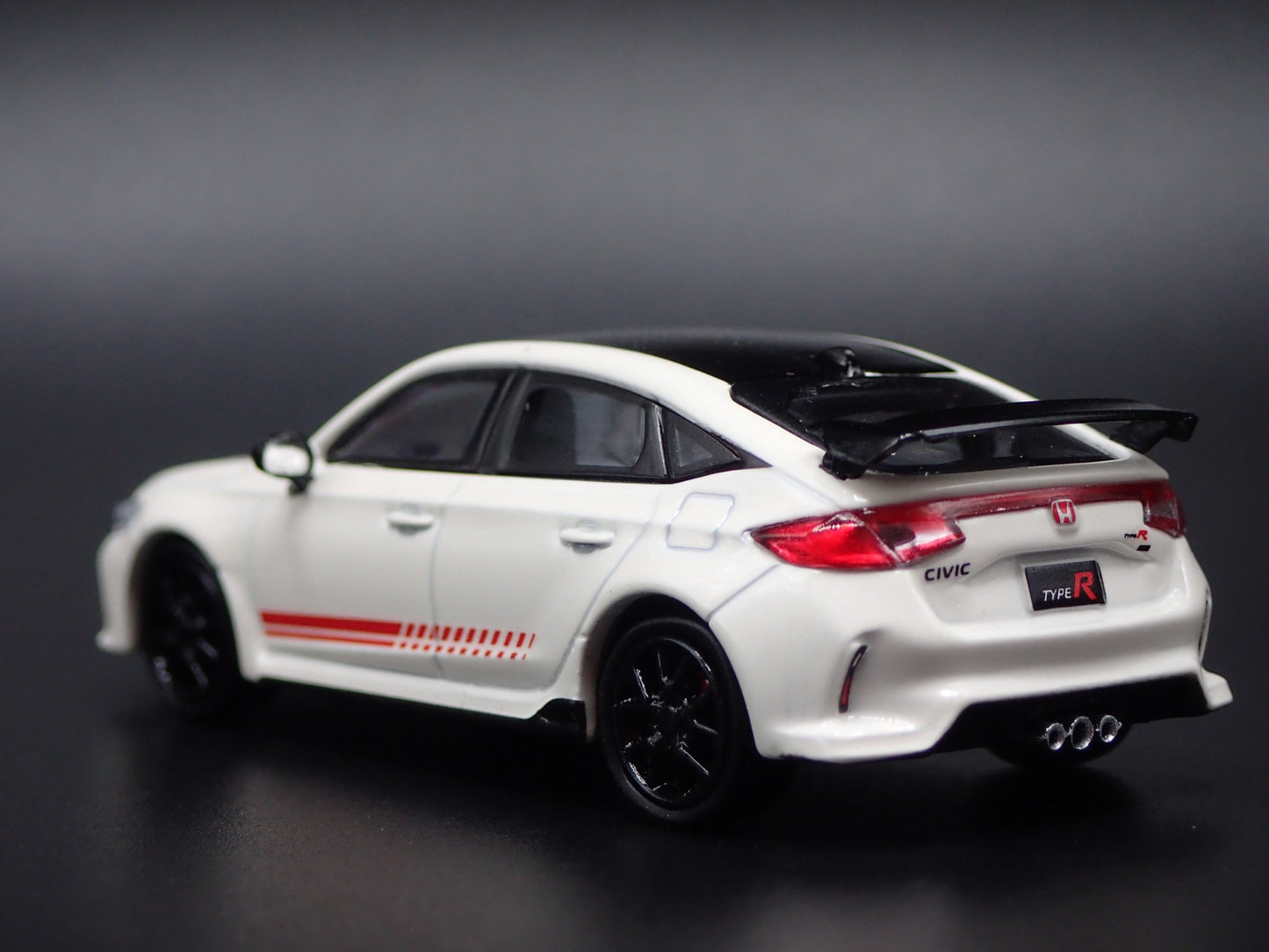 2022-2025 HONDA CIVIC TYPE R FL5 WHITE 1:64 SCALE COLLECTIBLE DIECAST MODEL CAR