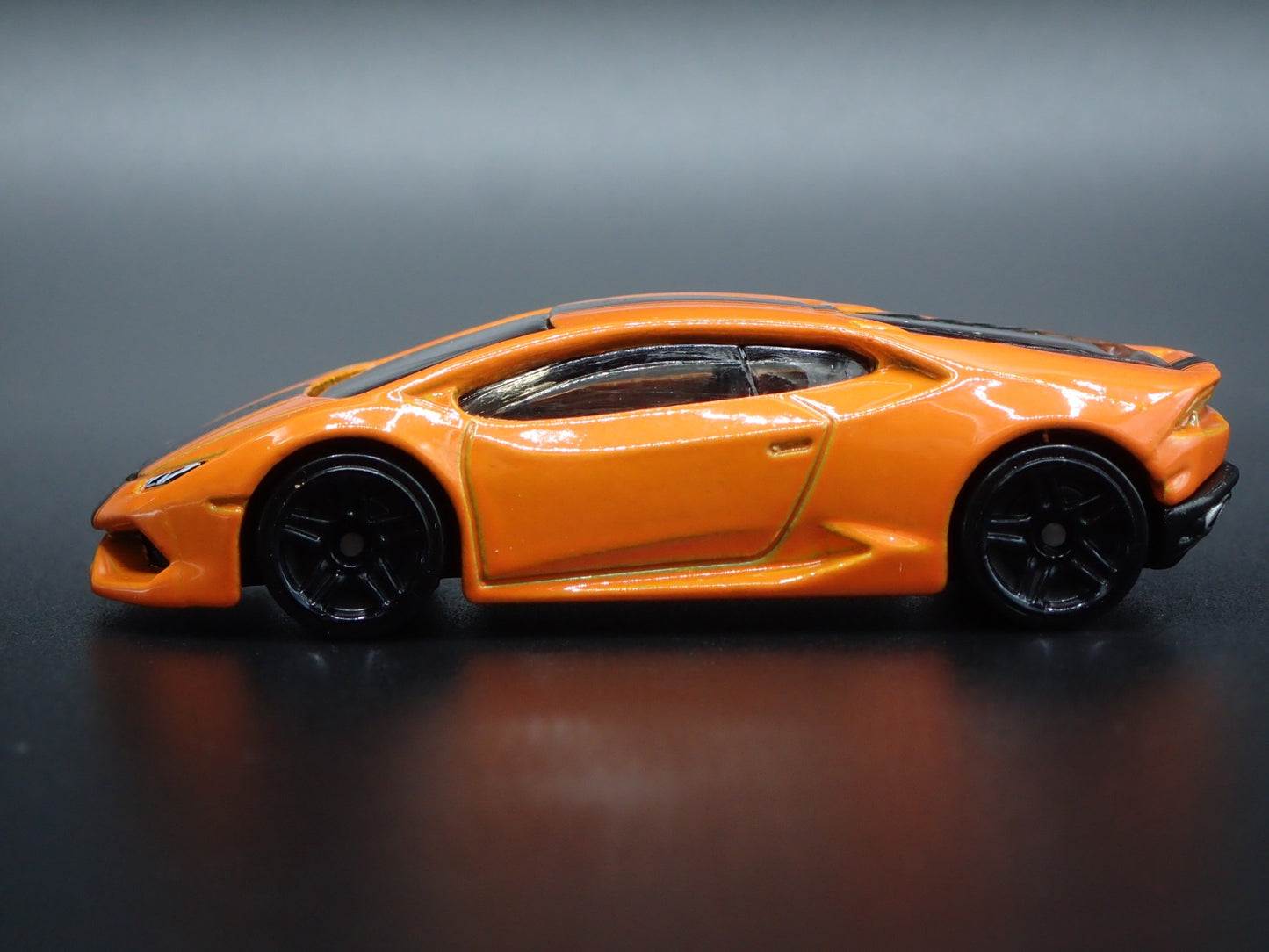 2014-2019 LAMBORGHINI HURACAN LP 610-4 SUPER CAR 1:64 SCALE DIECAST MODEL CAR