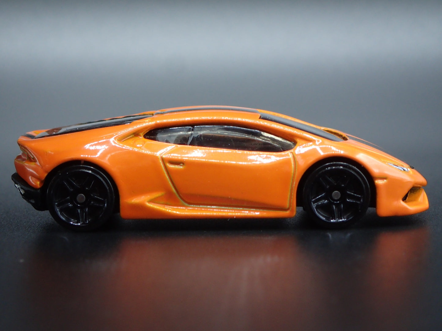 2014-2019 LAMBORGHINI HURACAN LP 610-4 SUPER CAR 1:64 SCALE DIECAST MODEL CAR