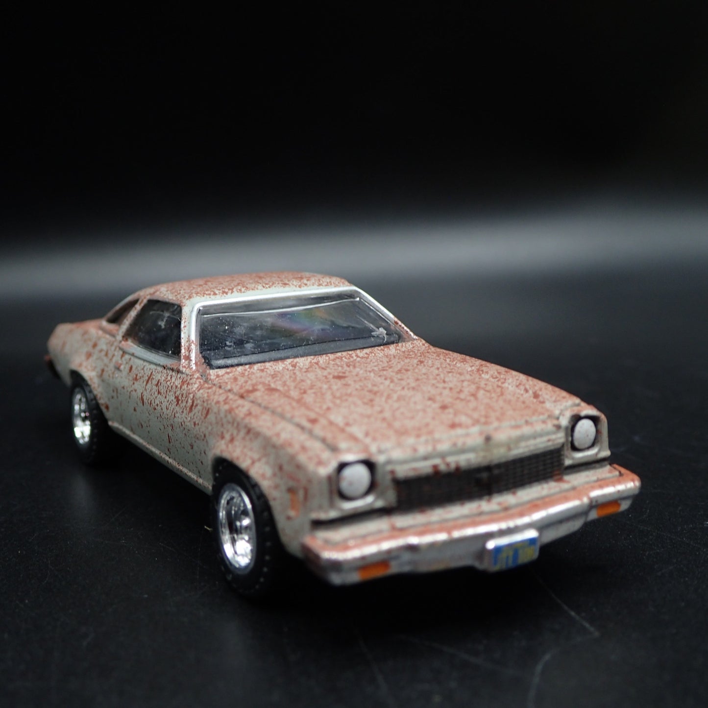 1973 73 CHEVY CHEVROLET CHEVELLE MALIBU BARN FIND 1:64 SCALE DIECAST MODEL CAR