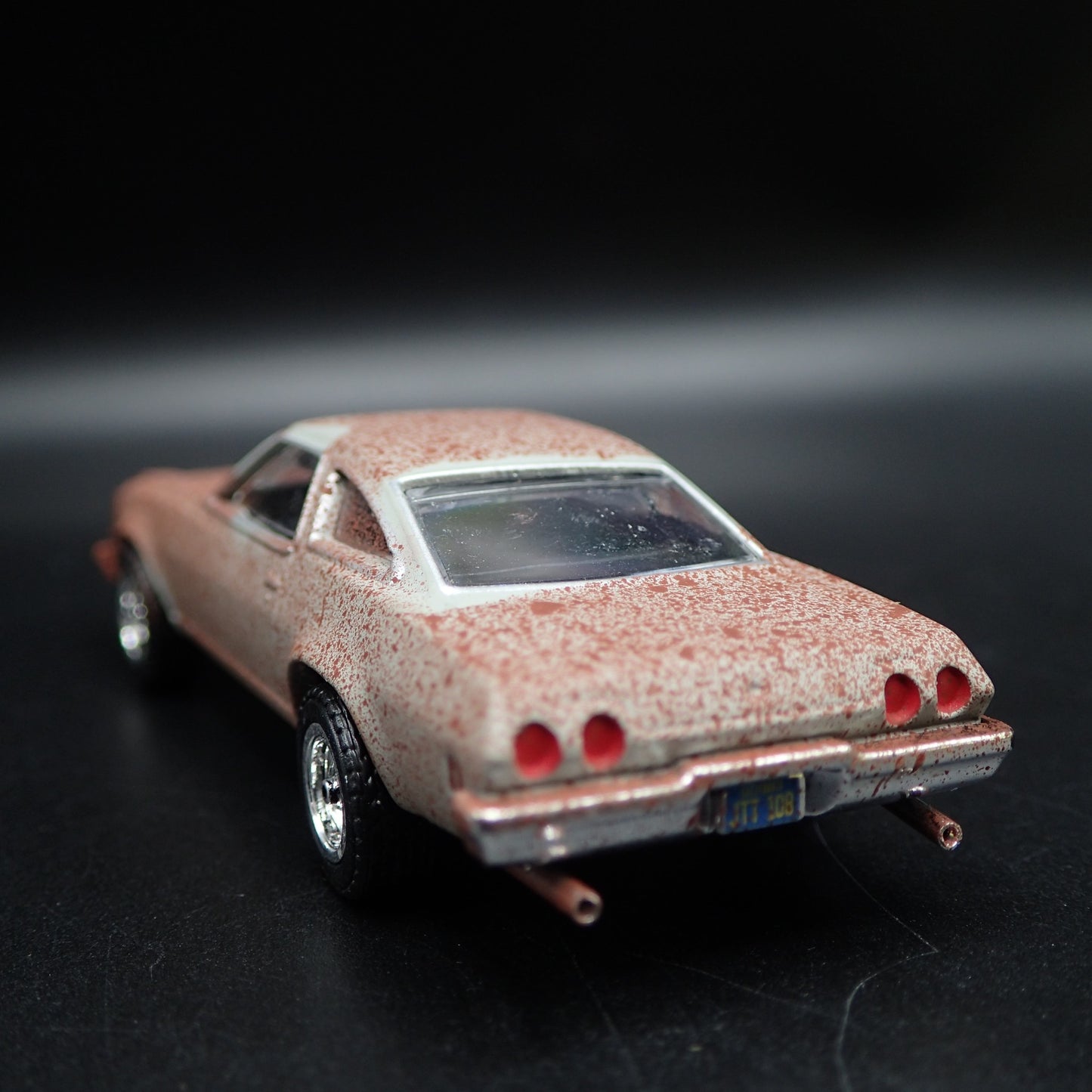 1973 73 CHEVY CHEVROLET CHEVELLE MALIBU BARN FIND 1:64 SCALE DIECAST MODEL CAR