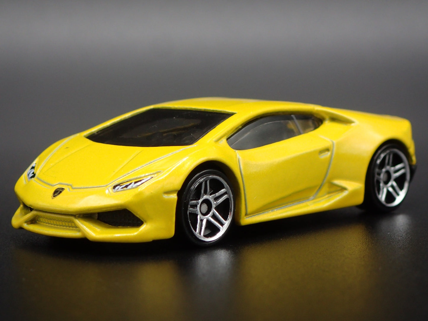 2014-2019 LAMBORGHINI HURACAN LP 610-4 SUPER CAR 1:64 SCALE DIECAST MODEL CAR