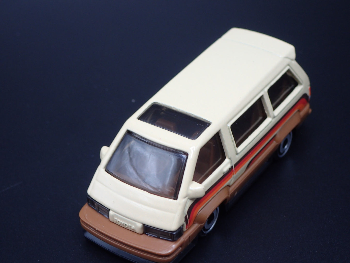 1985-1991 TOYOTA VAN TAN 1/64 SCALE COLLECTIBLE DIORAMA DIECAST MODEL CAR