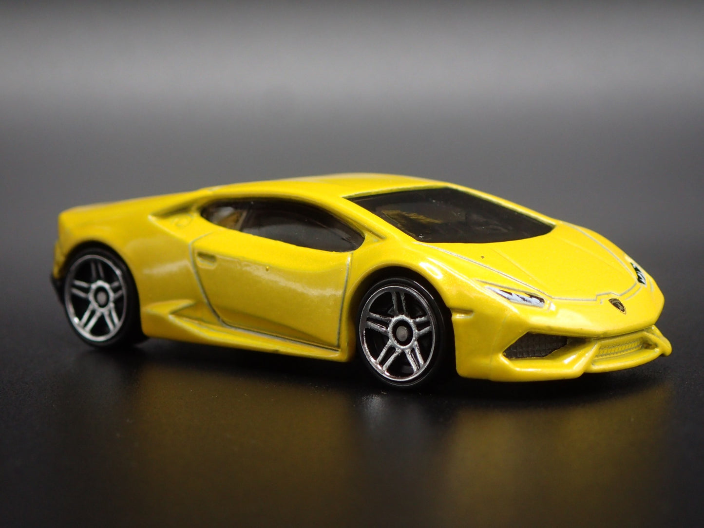 2014-2019 LAMBORGHINI HURACAN LP 610-4 SUPER CAR 1:64 SCALE DIECAST MODEL CAR