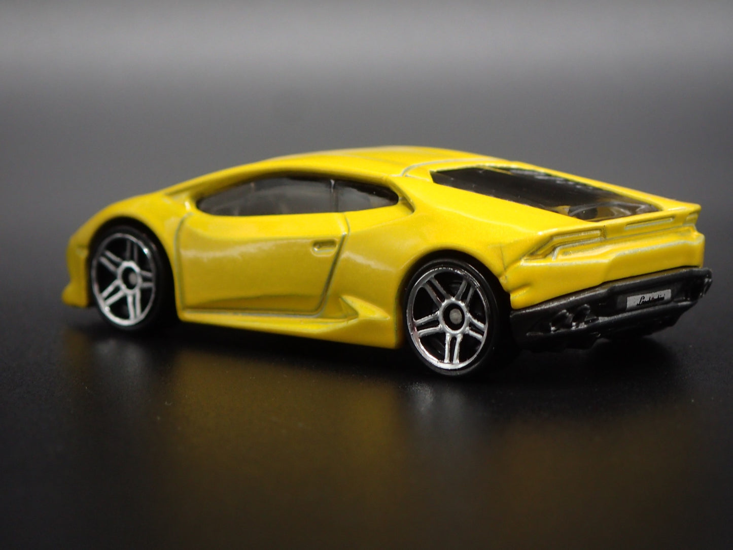 2014-2019 LAMBORGHINI HURACAN LP 610-4 SUPER CAR 1:64 SCALE DIECAST MODEL CAR