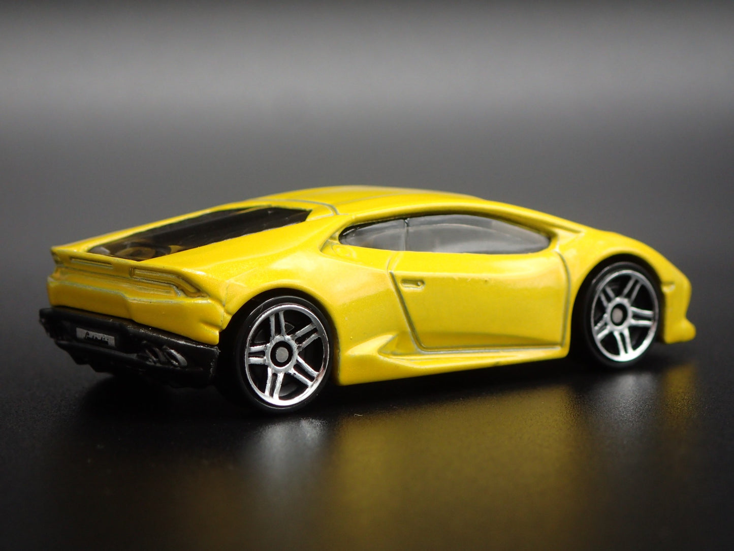 2014-2019 LAMBORGHINI HURACAN LP 610-4 SUPER CAR 1:64 SCALE DIECAST MODEL CAR
