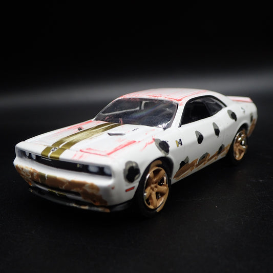 2009 DODGE CHALLENGER RT HURST EDITION TAGGED RUIN 1/64 SCALE DIECAST MODEL CAR