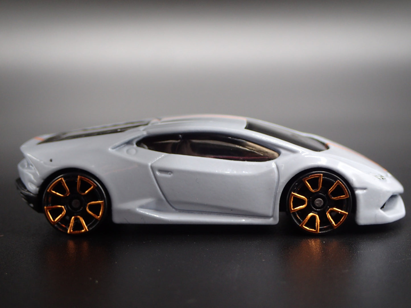 2014-2019 LAMBORGHINI HURACAN LP 610-4 SUPER CAR 1:64 SCALE DIECAST MODEL CAR