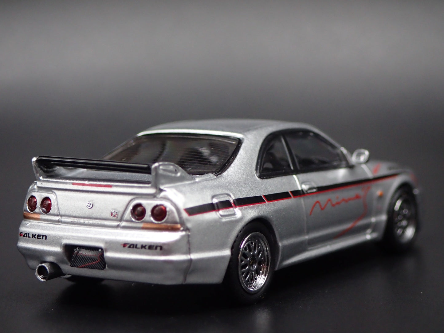 1993-1998 NISSAN SKYLINE GTR R33 MINES RARE 1:64 SCALE DIORAMA DIECAST MODEL CAR