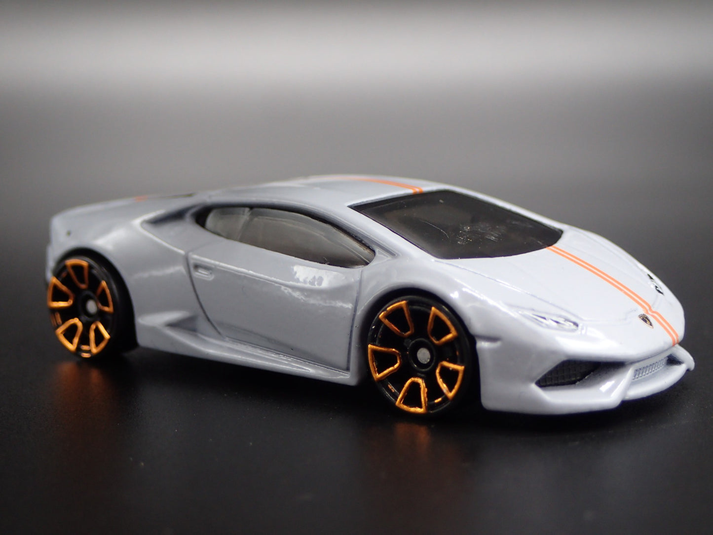 2014-2019 LAMBORGHINI HURACAN LP 610-4 SUPER CAR 1:64 SCALE DIECAST MODEL CAR