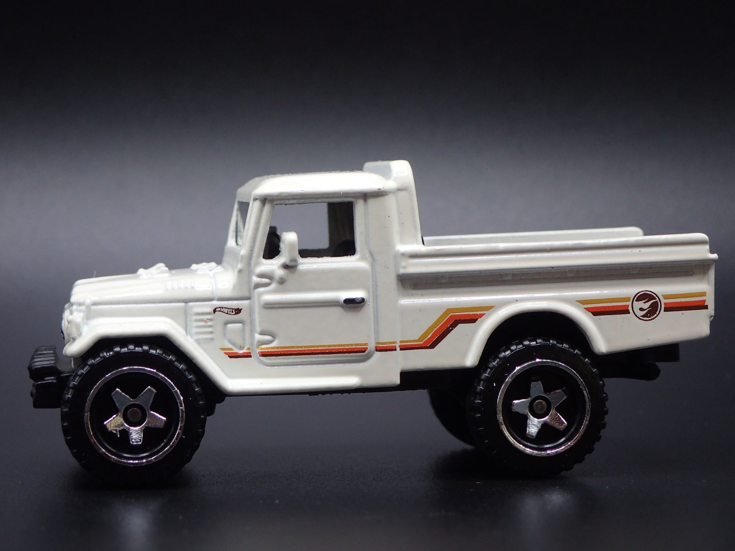 1960-1984 TOYOTA LAND CRUISER FJ40 PICKUP TRUCK 1/64 SCALE DIECAST MODEL CAR