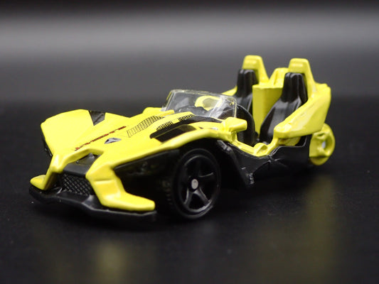 POLARIS SLINGSHOT MOTORCYCLE 1/64 SCALE COLLECTIBLE DIORAMA DIECAST MODEL CAR