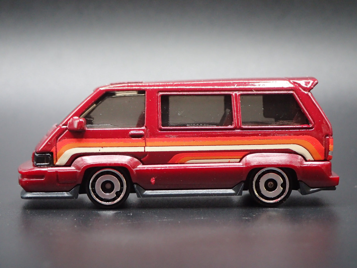 1985-1991 TOYOTA VAN BURGUNDY 1/64 SCALE COLLECTIBLE DIORAMA DIECAST MODEL CAR