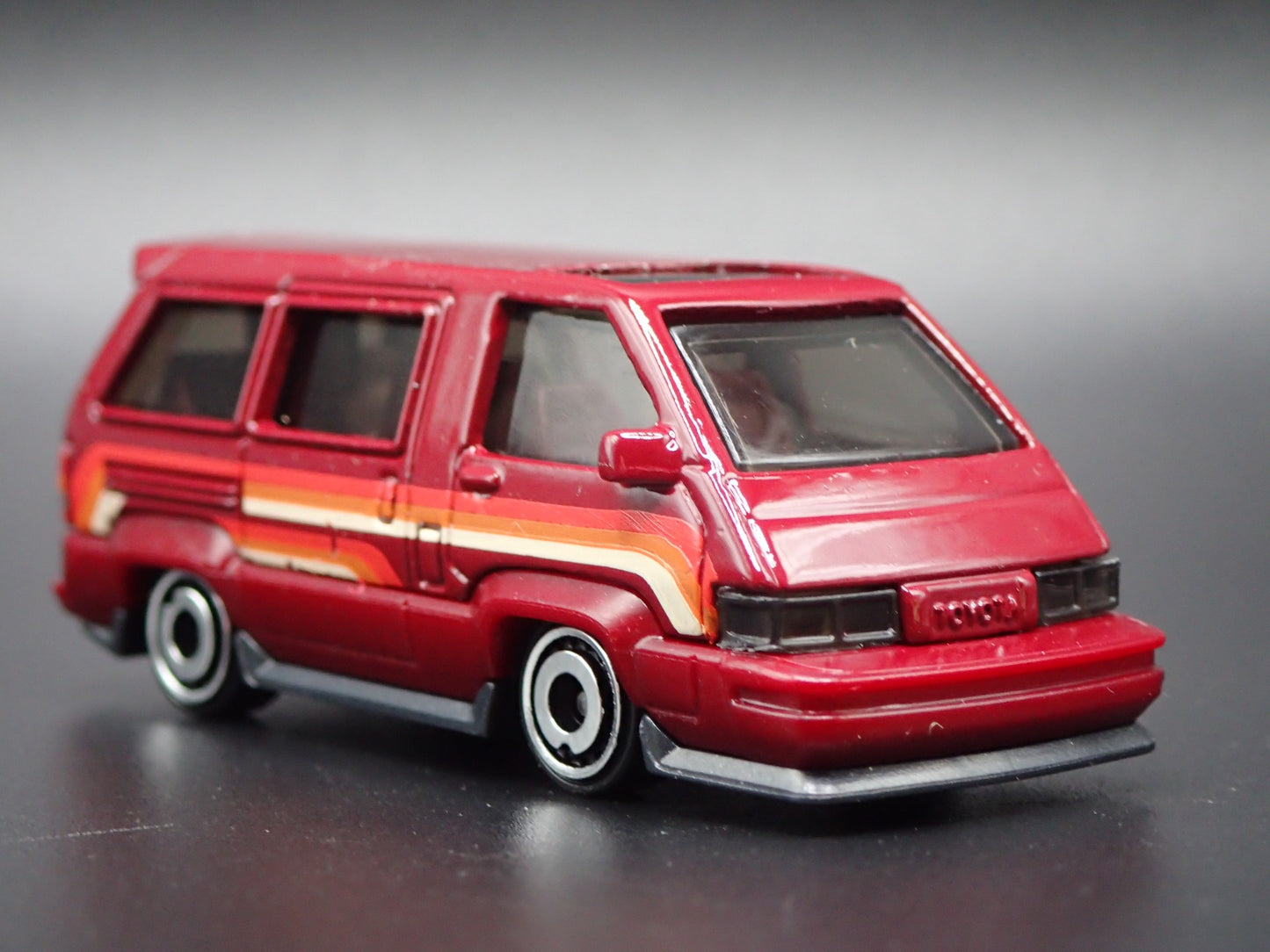 1985-1991 TOYOTA VAN BURGUNDY 1/64 SCALE COLLECTIBLE DIORAMA DIECAST MODEL CAR