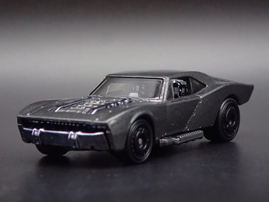 2022 22 THE BATMAN BATMOBILE 1:64 SCALE COLLECTIBLE DIORAMA DIECAST MODEL CAR