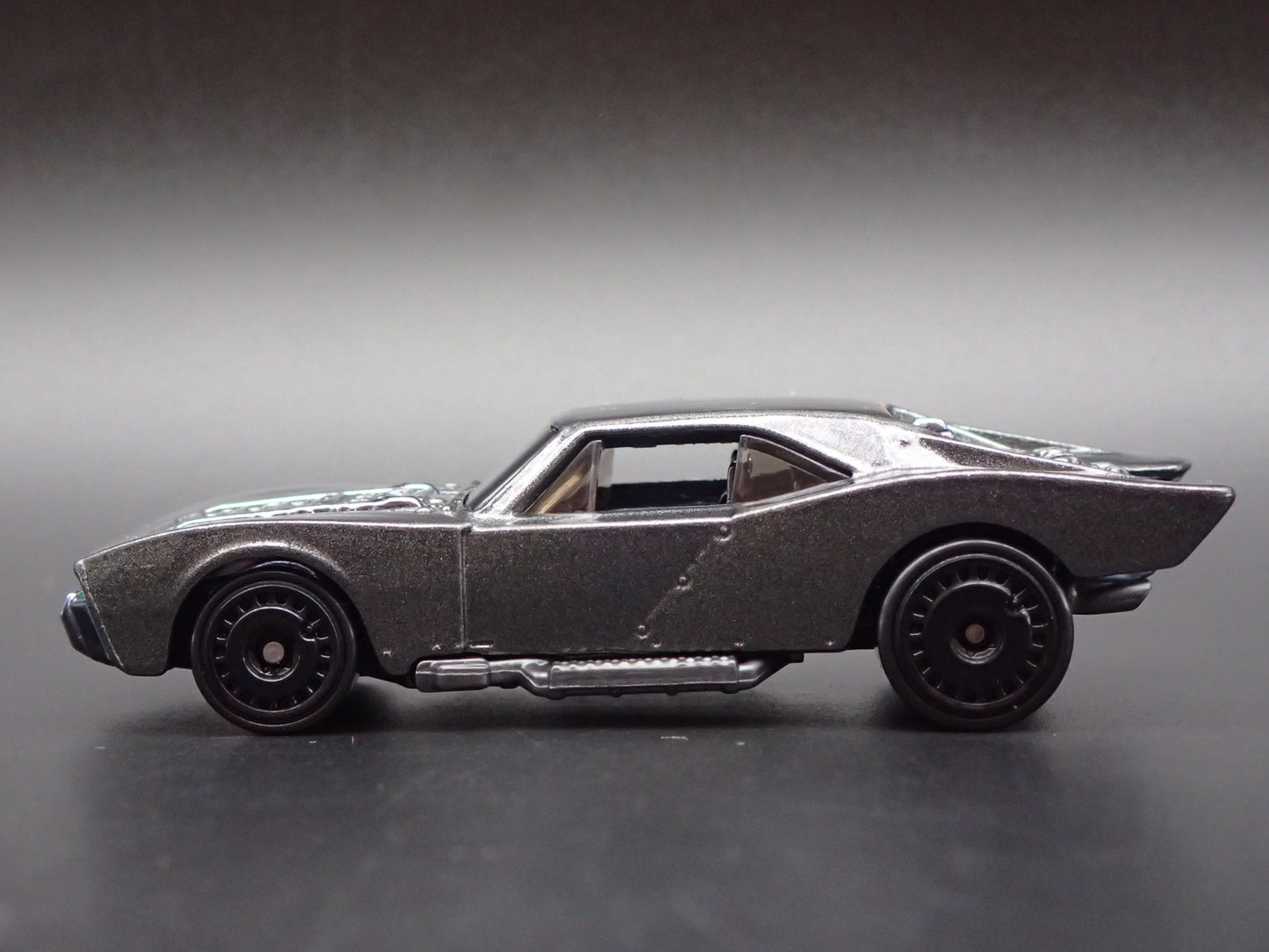 2022 22 THE BATMAN BATMOBILE 1:64 SCALE COLLECTIBLE DIORAMA DIECAST MODEL CAR