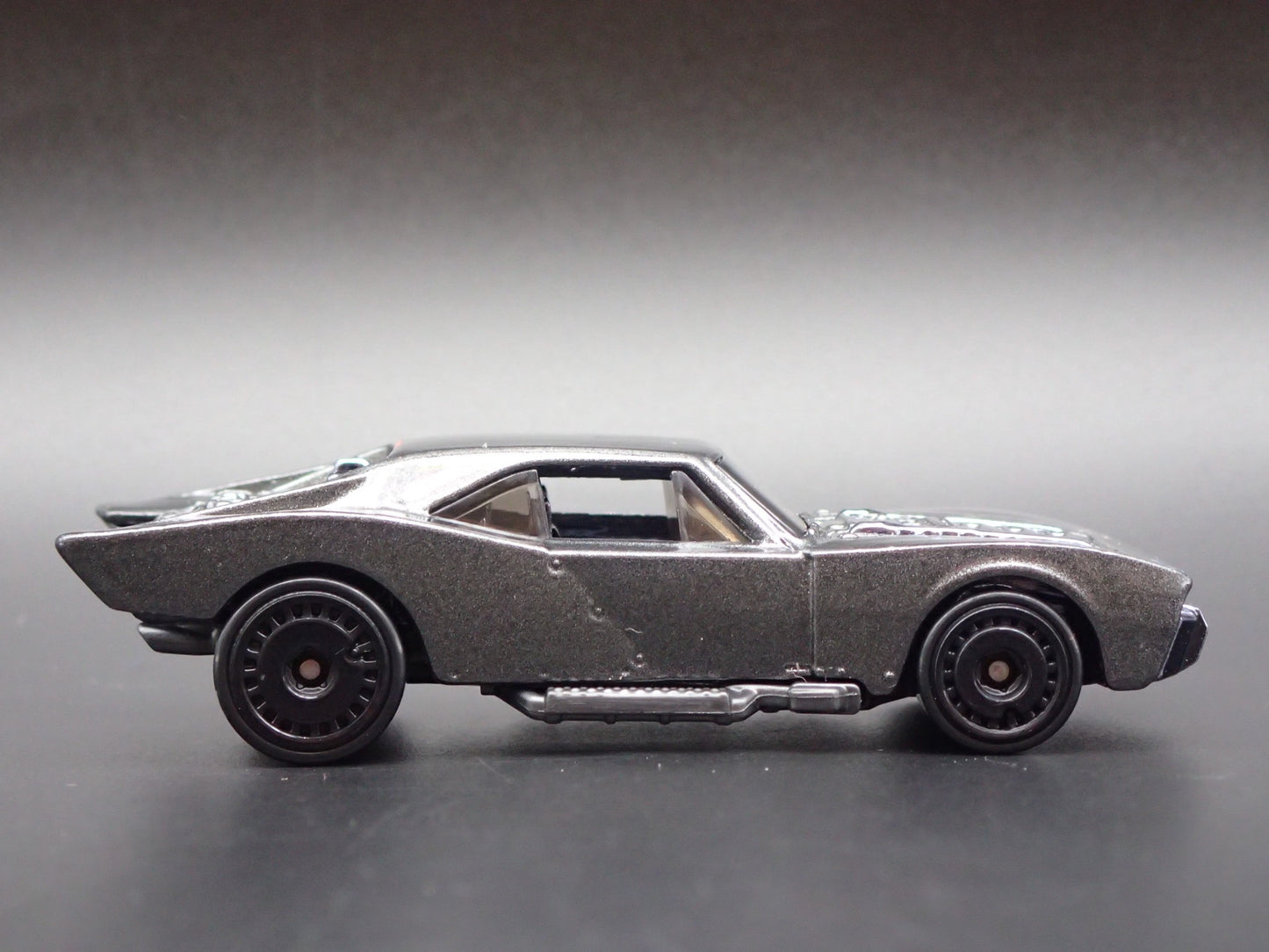 2022 22 THE BATMAN BATMOBILE 1:64 SCALE COLLECTIBLE DIORAMA DIECAST MODEL CAR