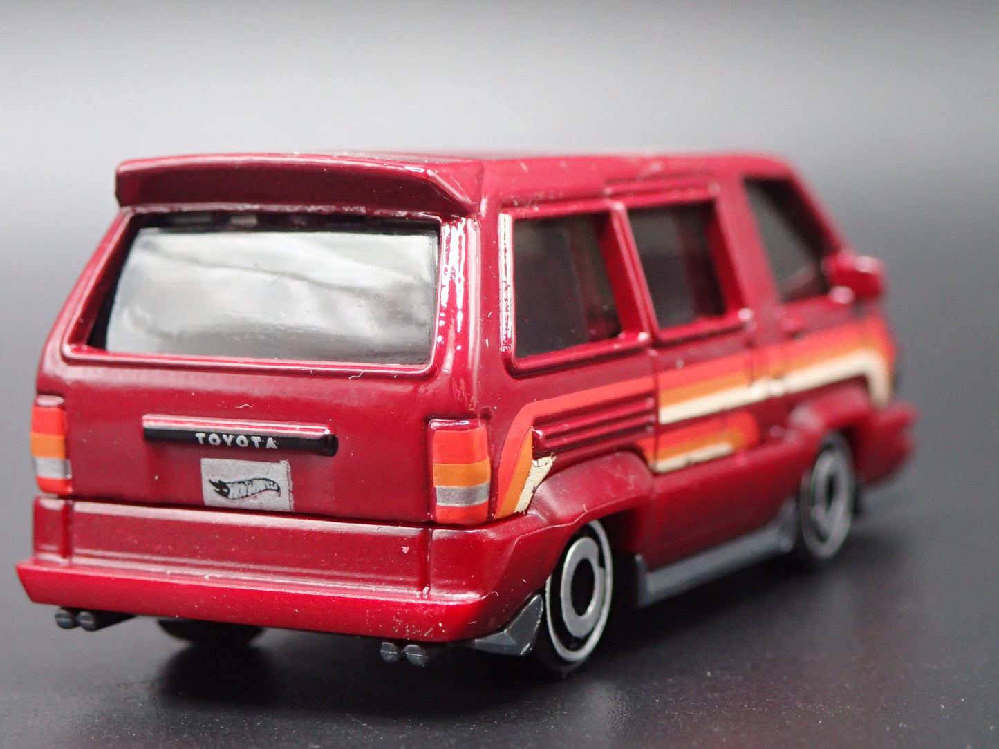 1985-1991 TOYOTA VAN BURGUNDY 1/64 SCALE COLLECTIBLE DIORAMA DIECAST MODEL CAR