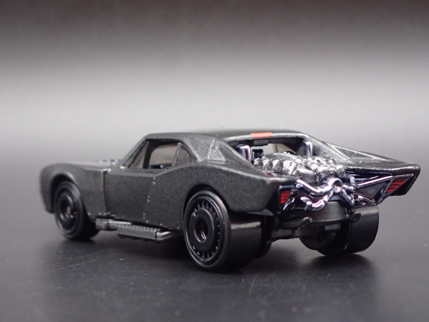 2022 22 THE BATMAN BATMOBILE 1:64 SCALE COLLECTIBLE DIORAMA DIECAST MODEL CAR