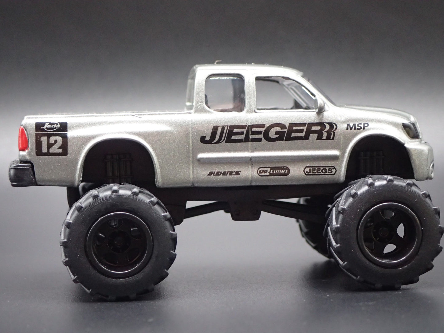 2007-2021 TOYOTA TUNDRA PICKUP TRUCK GRAY 1/64 SCALE DIORAMA DIECAST MODEL