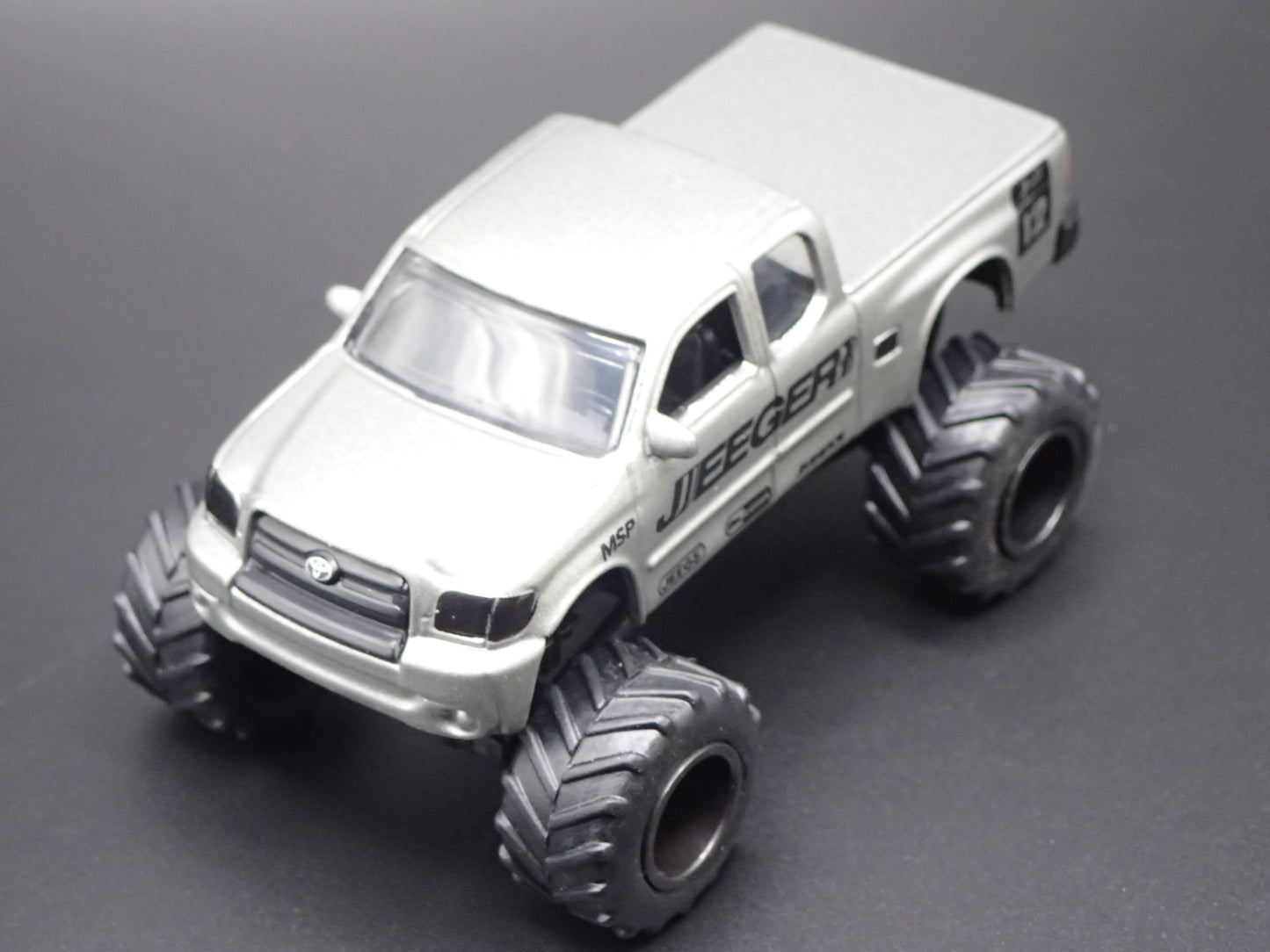 2007-2021 TOYOTA TUNDRA PICKUP TRUCK GRAY 1/64 SCALE DIORAMA DIECAST MODEL