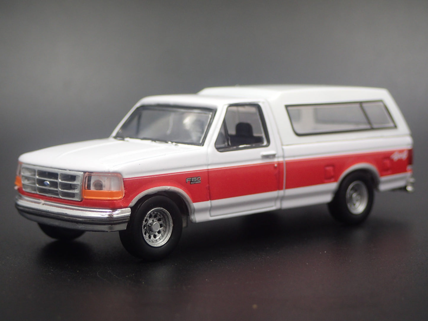 1994 94 FORD F150 XLT PICKUP TRUCK W/ HITCH 1:64 SCALE DIORAMA DIECAST MODEL CAR