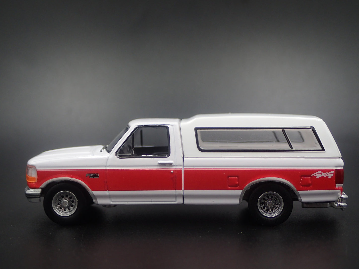 1994 94 FORD F150 XLT PICKUP TRUCK W/ HITCH 1:64 SCALE DIORAMA DIECAST MODEL CAR