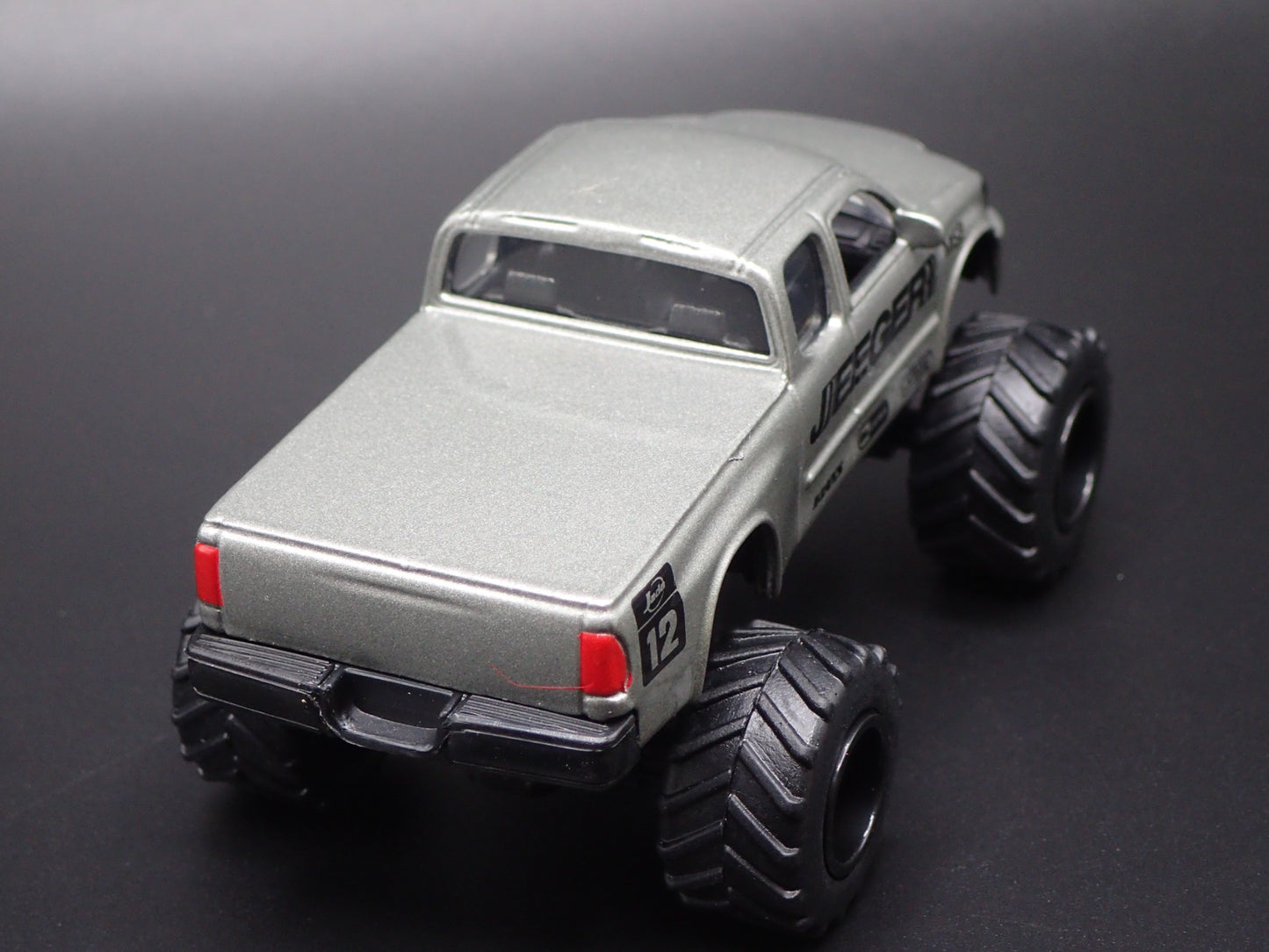 2007-2021 TOYOTA TUNDRA PICKUP TRUCK GRAY 1/64 SCALE DIORAMA DIECAST MODEL