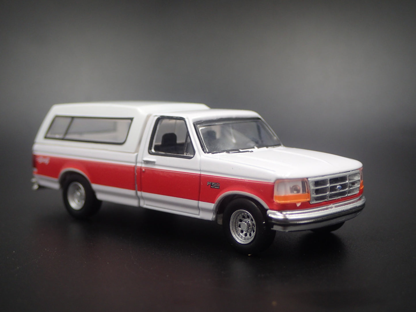 1994 94 FORD F150 XLT PICKUP TRUCK W/ HITCH 1:64 SCALE DIORAMA DIECAST MODEL CAR