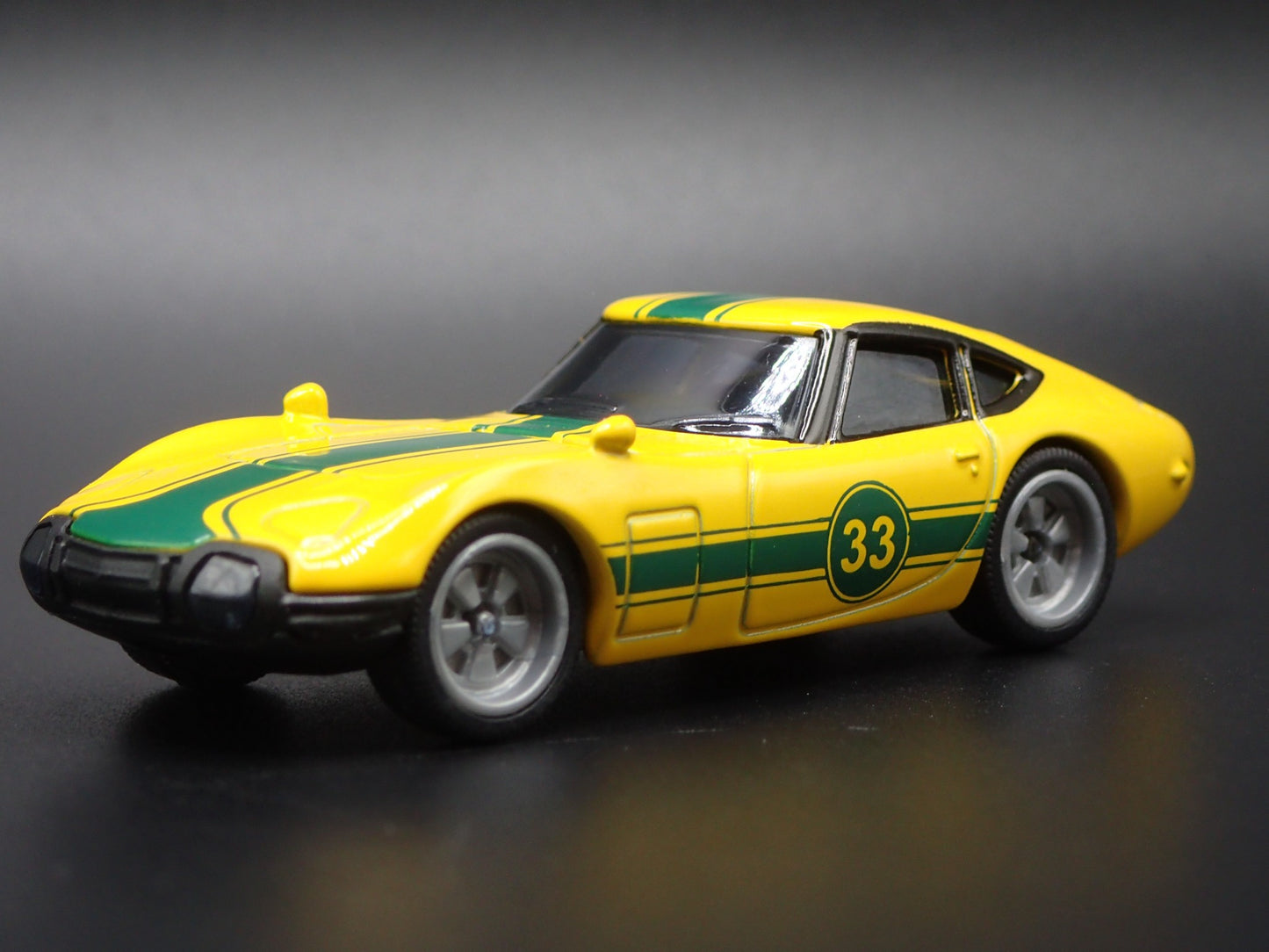 1967- 1970 TOYOTA 2000GT RACING YELLOW 1:64 SCALE COLLECTIBLE DIECAST MODEL CAR