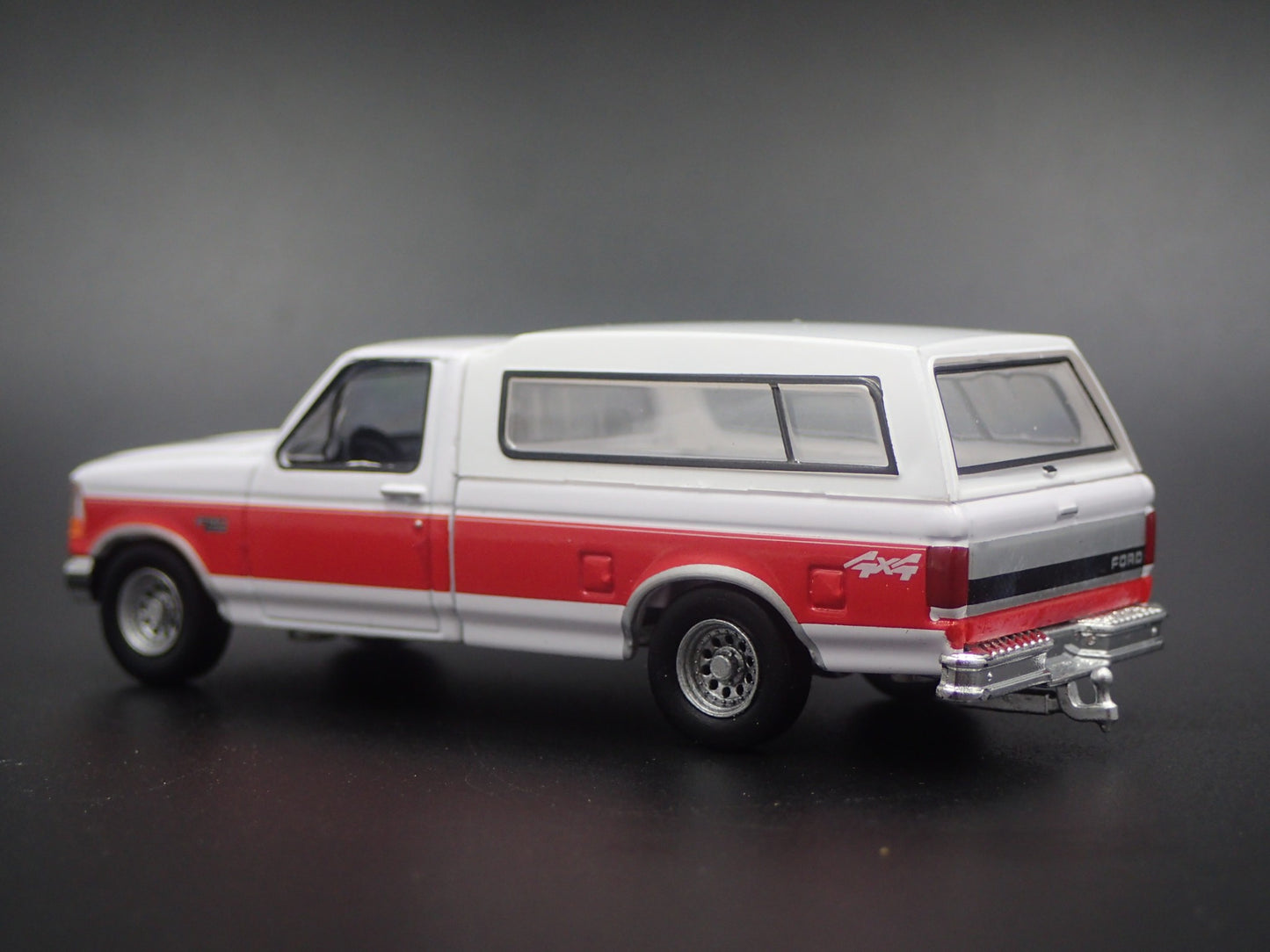 1994 94 FORD F150 XLT PICKUP TRUCK W/ HITCH 1:64 SCALE DIORAMA DIECAST MODEL CAR