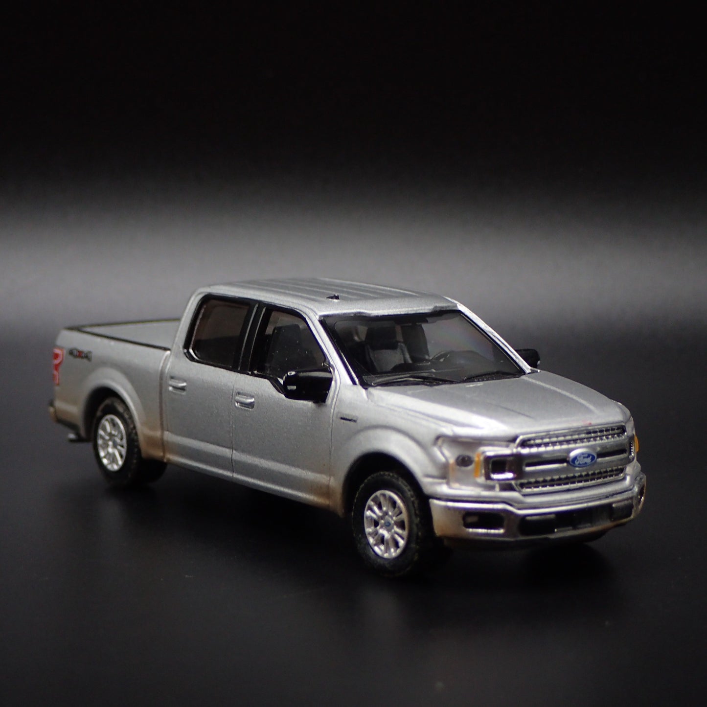 2015-2020 FORD F150 XLT PICKUP TRUCK SILVER 1:64 SCALE DIORAMA DIECAST MODEL CAR