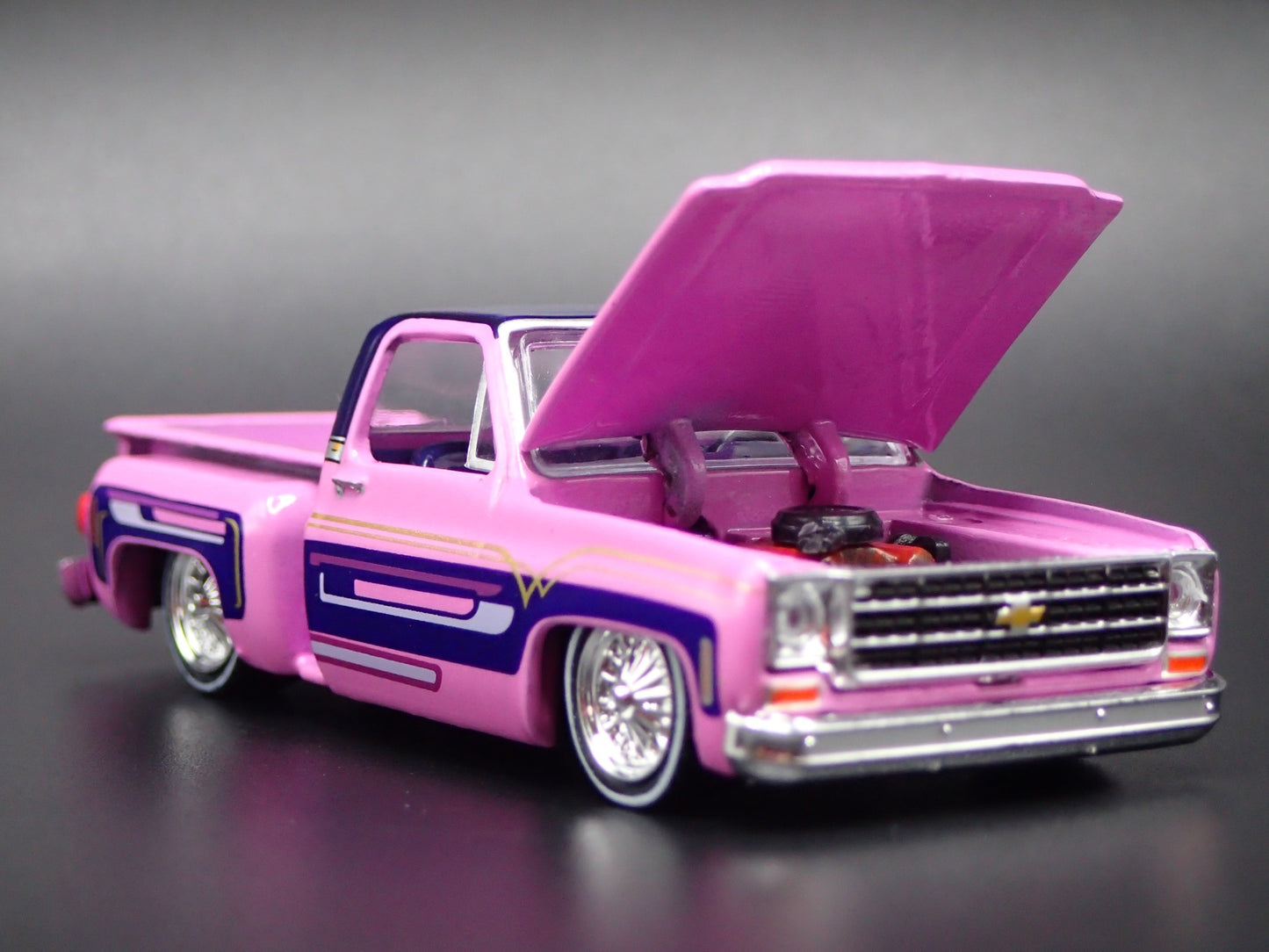 1979 79 CHEVY CHEVROLET SILVERADO SQUARE BODY TRUCK 1/64 SCALE DIECAST MODEL CAR