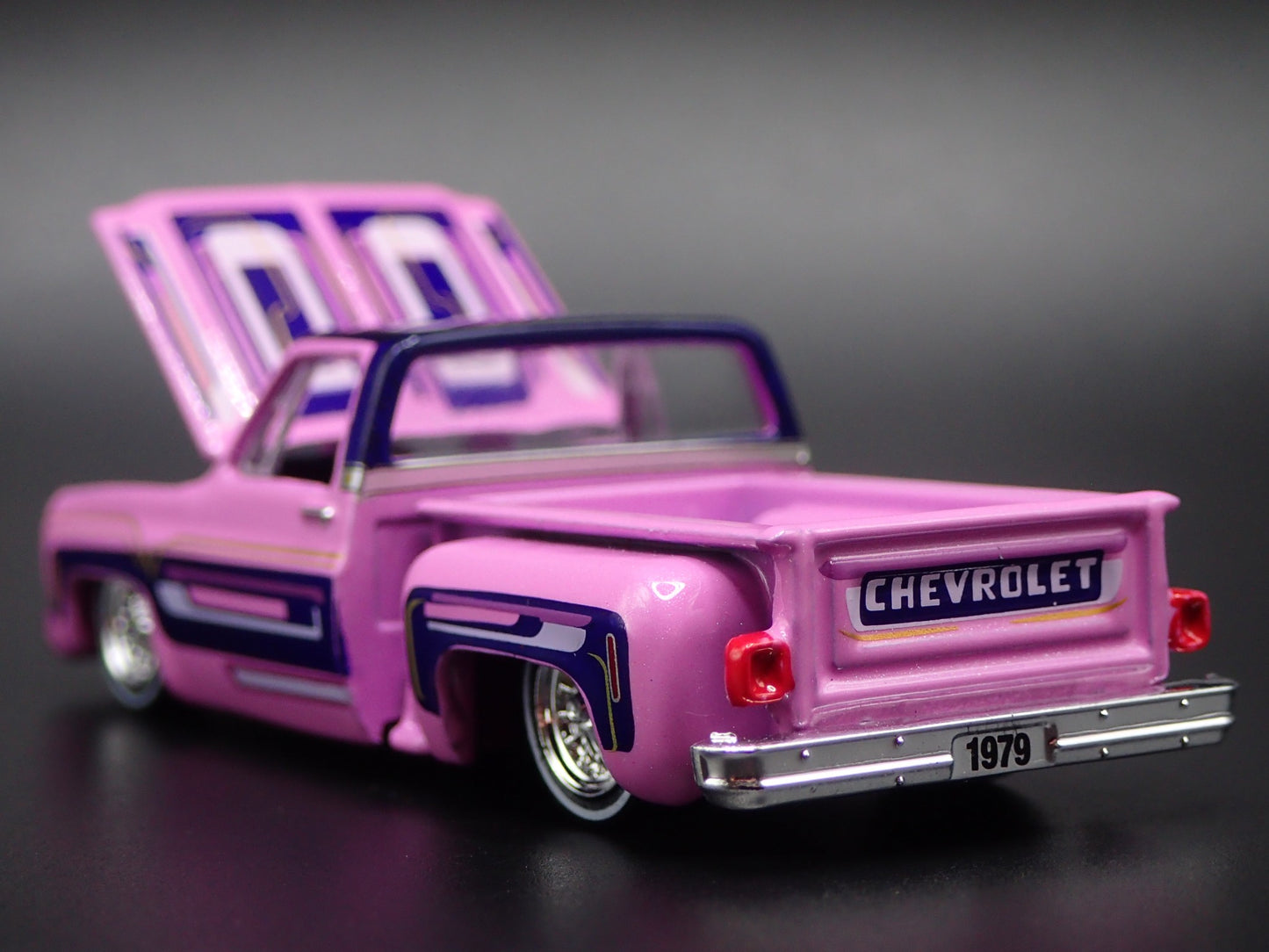 1979 79 CHEVY CHEVROLET SILVERADO SQUARE BODY TRUCK 1/64 SCALE DIECAST MODEL CAR