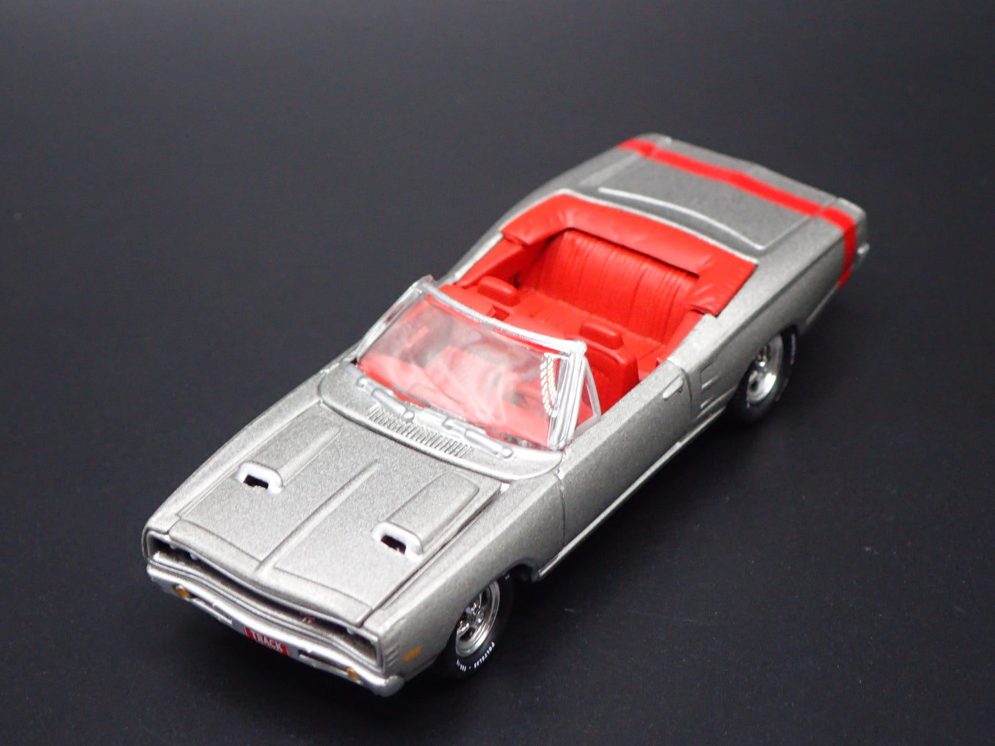 1969 69 DODGE CORONET RT CONVERTIBLE SILVER 1/64 SCALE DIORAMA DIECAST MODEL CAR