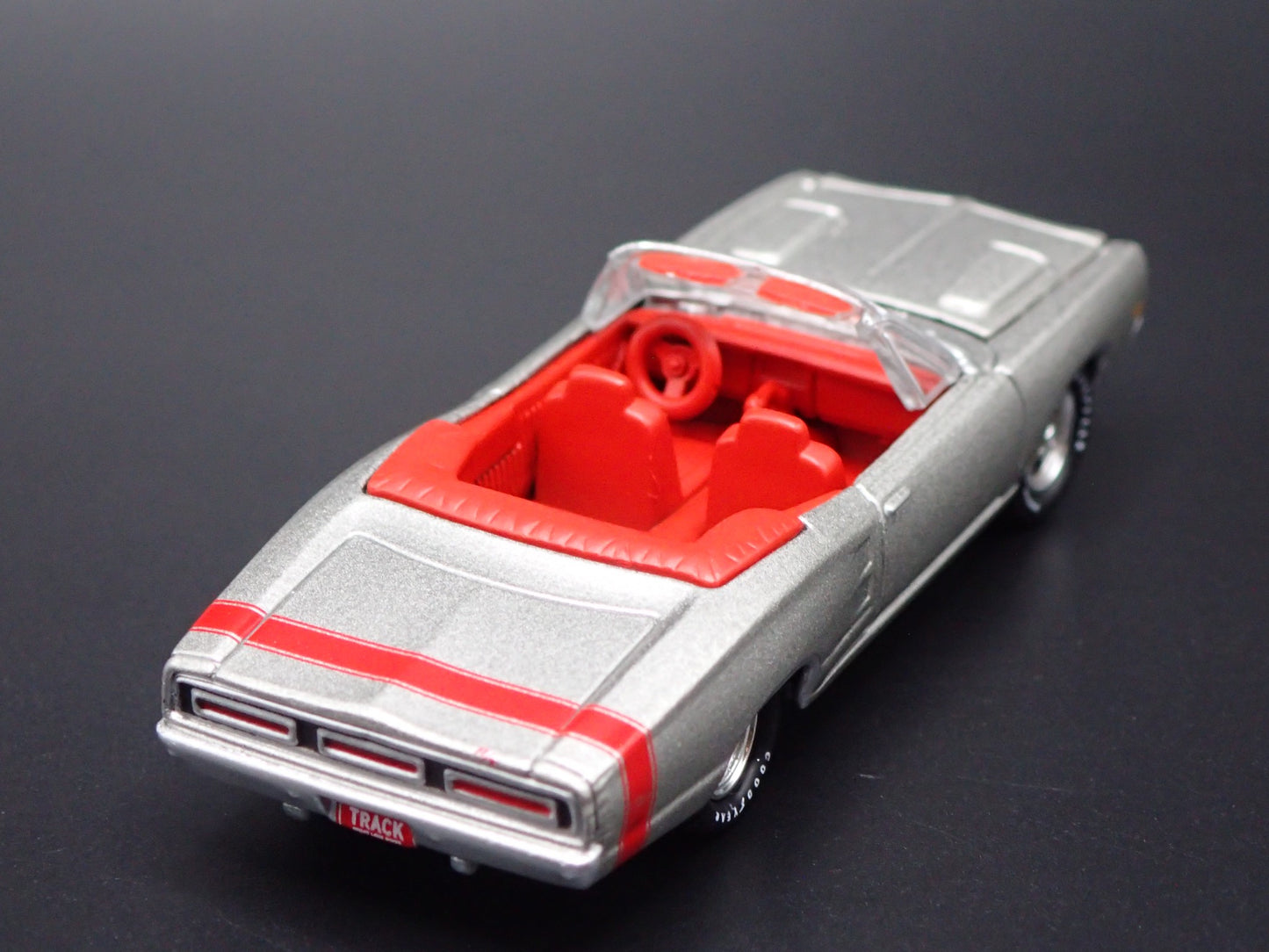 1969 69 DODGE CORONET RT CONVERTIBLE SILVER 1/64 SCALE DIORAMA DIECAST MODEL CAR