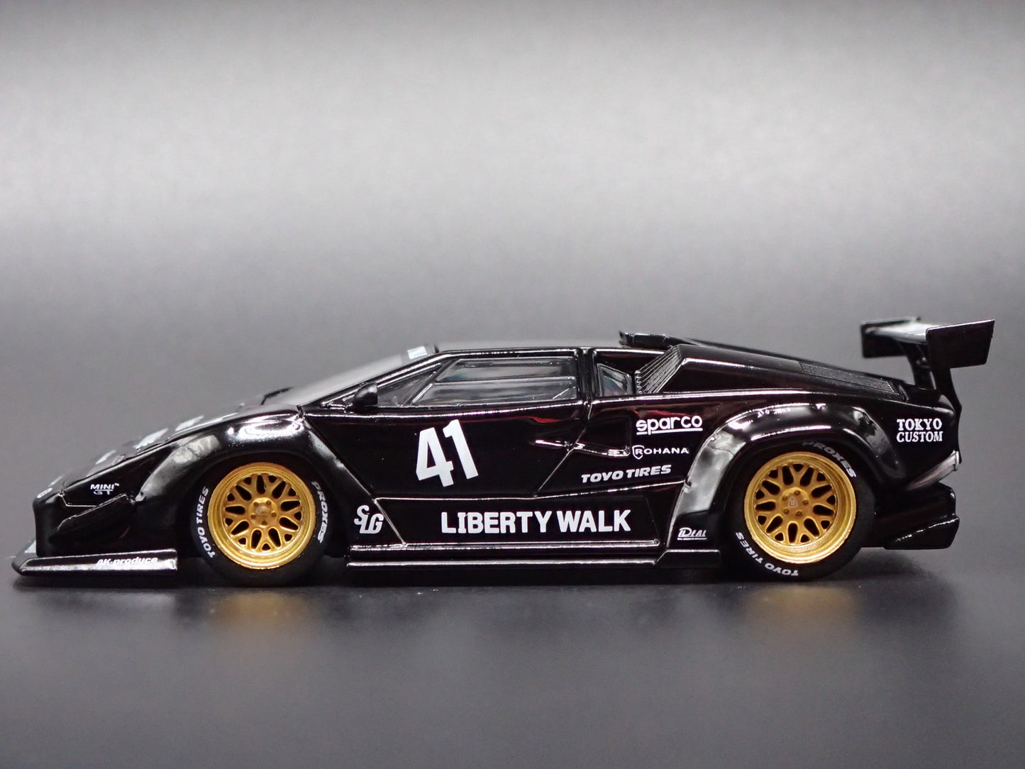 1974-1990 LAMBORGHINI COUNTACH LB WORKS 1:64 SCALE DIORAMA DIECAST MODEL CAR