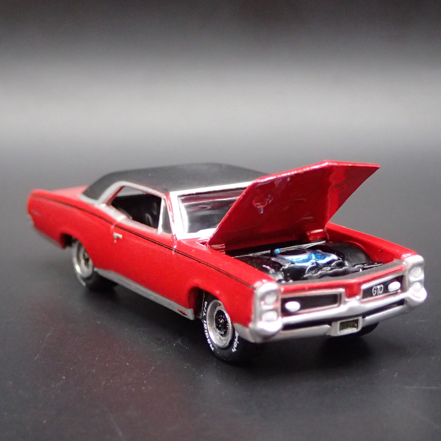 1967 67 PONTIAC GTO MUSCLE CAR 1/64 SCALE COLLECTIBLE DIORAMA DIECAST MODEL CAR