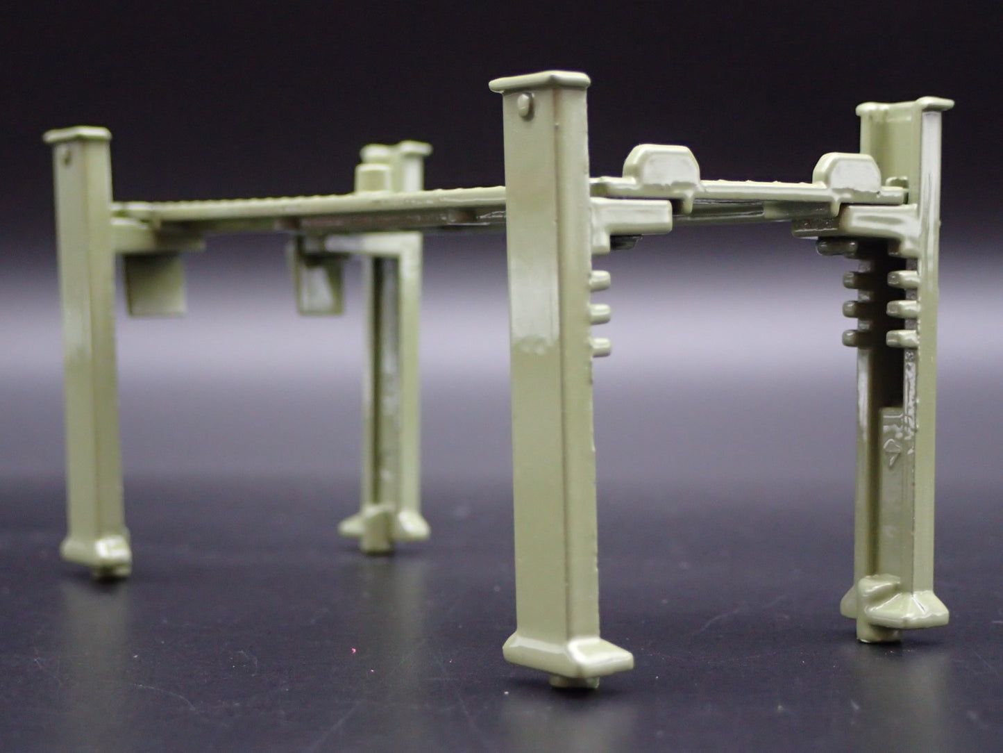 FORD 1:64 SCALE AUTO SHOP MECHANIC GARAGE 4 POST CAR LIFT DIECAST MODEL PROP