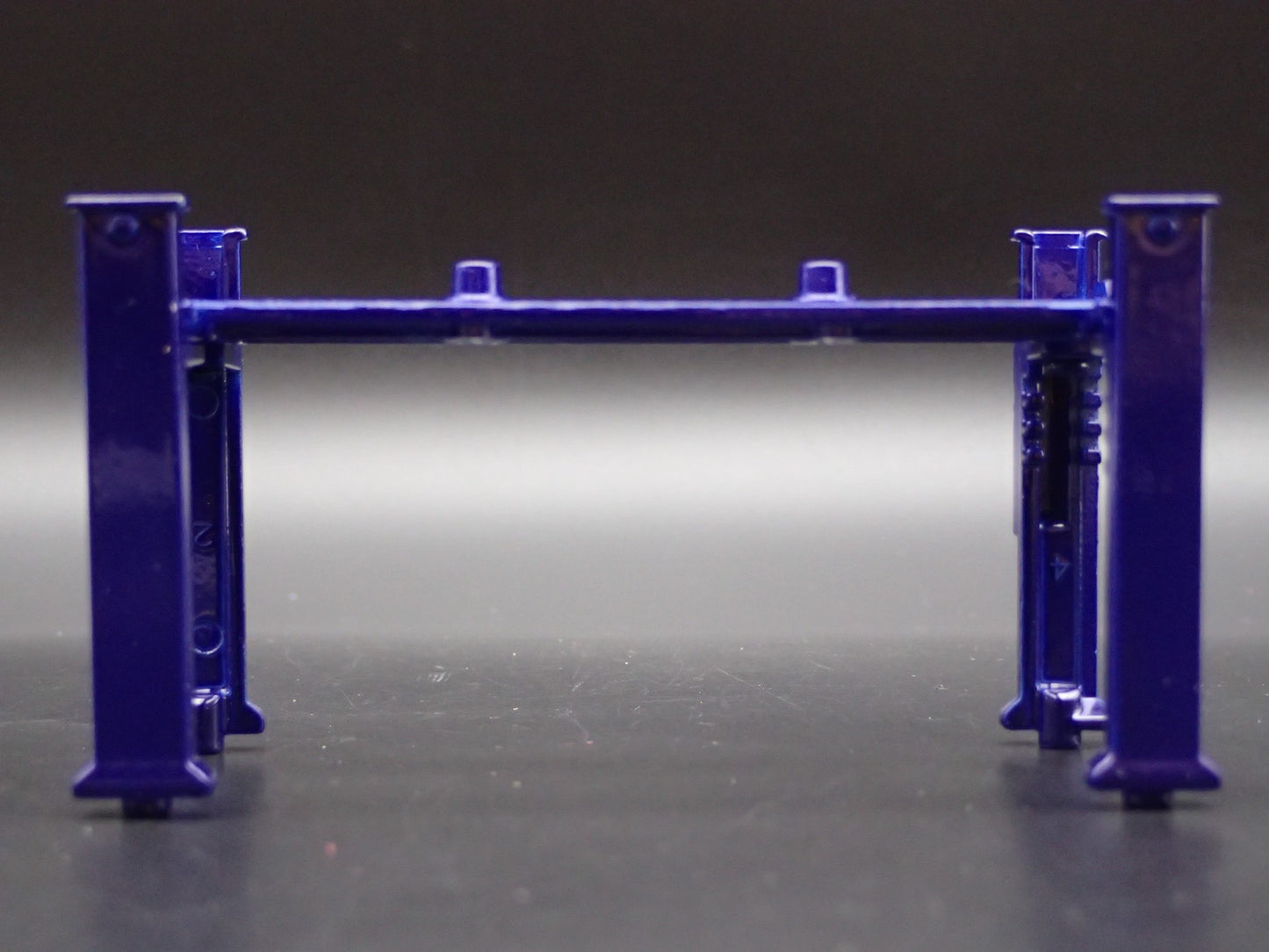 HOLLEY BLUE 1:64 SCALE AUTO SHOP MECHANIC GARAGE 4 POST CAR LIFT DIECAST MODEL