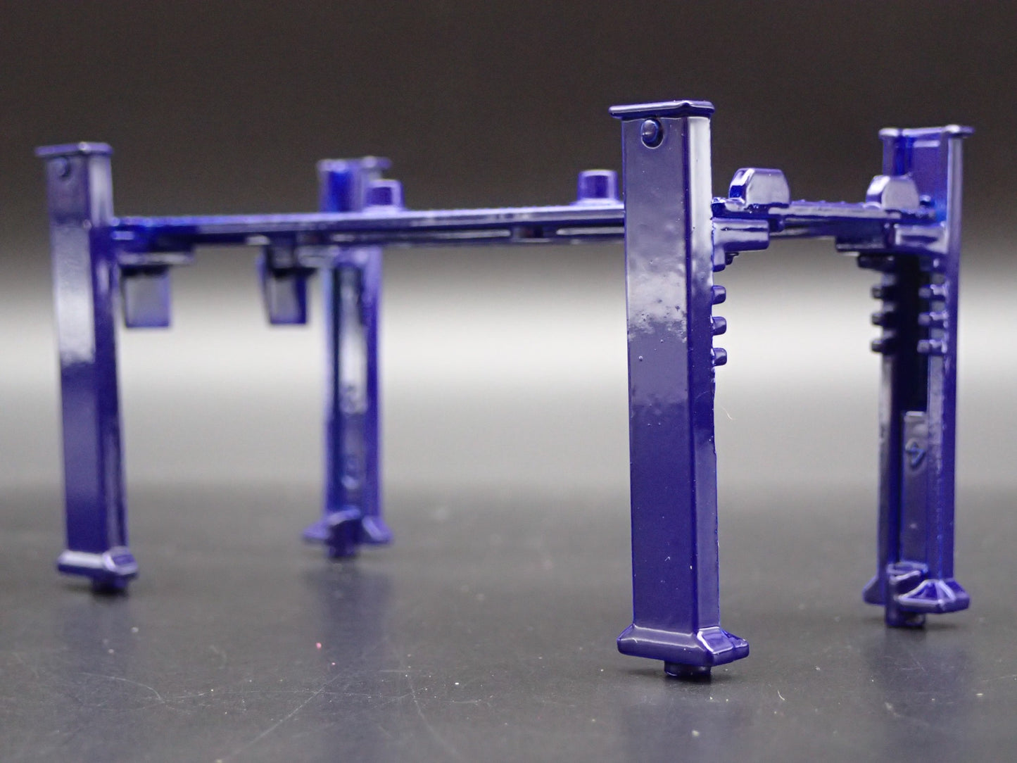 HOLLEY BLUE 1:64 SCALE AUTO SHOP MECHANIC GARAGE 4 POST CAR LIFT DIECAST MODEL