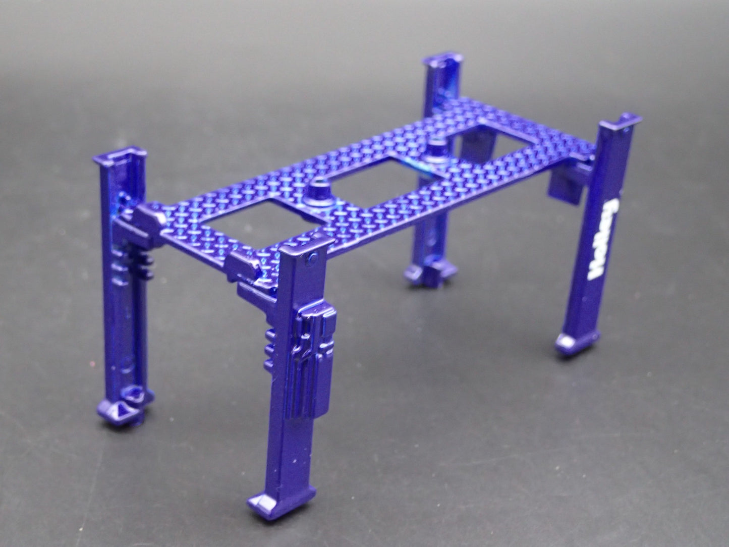 HOLLEY BLUE 1:64 SCALE AUTO SHOP MECHANIC GARAGE 4 POST CAR LIFT DIECAST MODEL