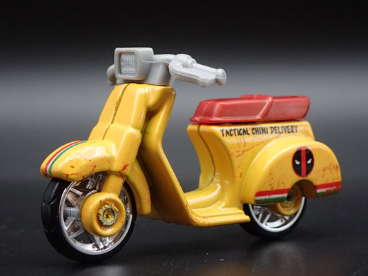 DEADPOOL SCOOTER MOTORCYCLE TACTICAL CHILI DELIVERY 1:64 SCALE DIECAST MODEL CAR