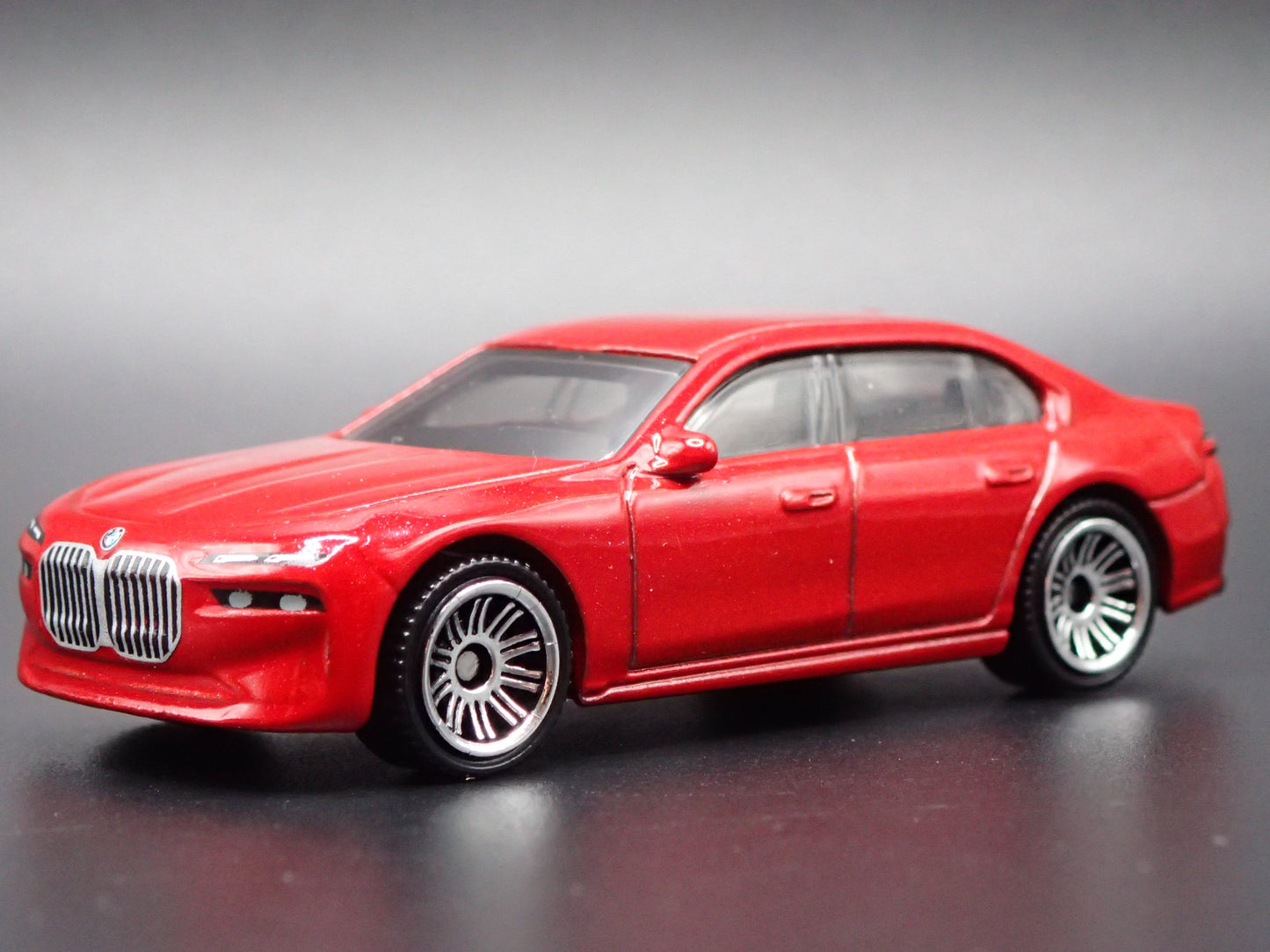 2022-2025 BMW 7 SERIES G70 RED 1:64 SCALE COLLECTIBLE DIORAMA DIECAST MODEL CAR