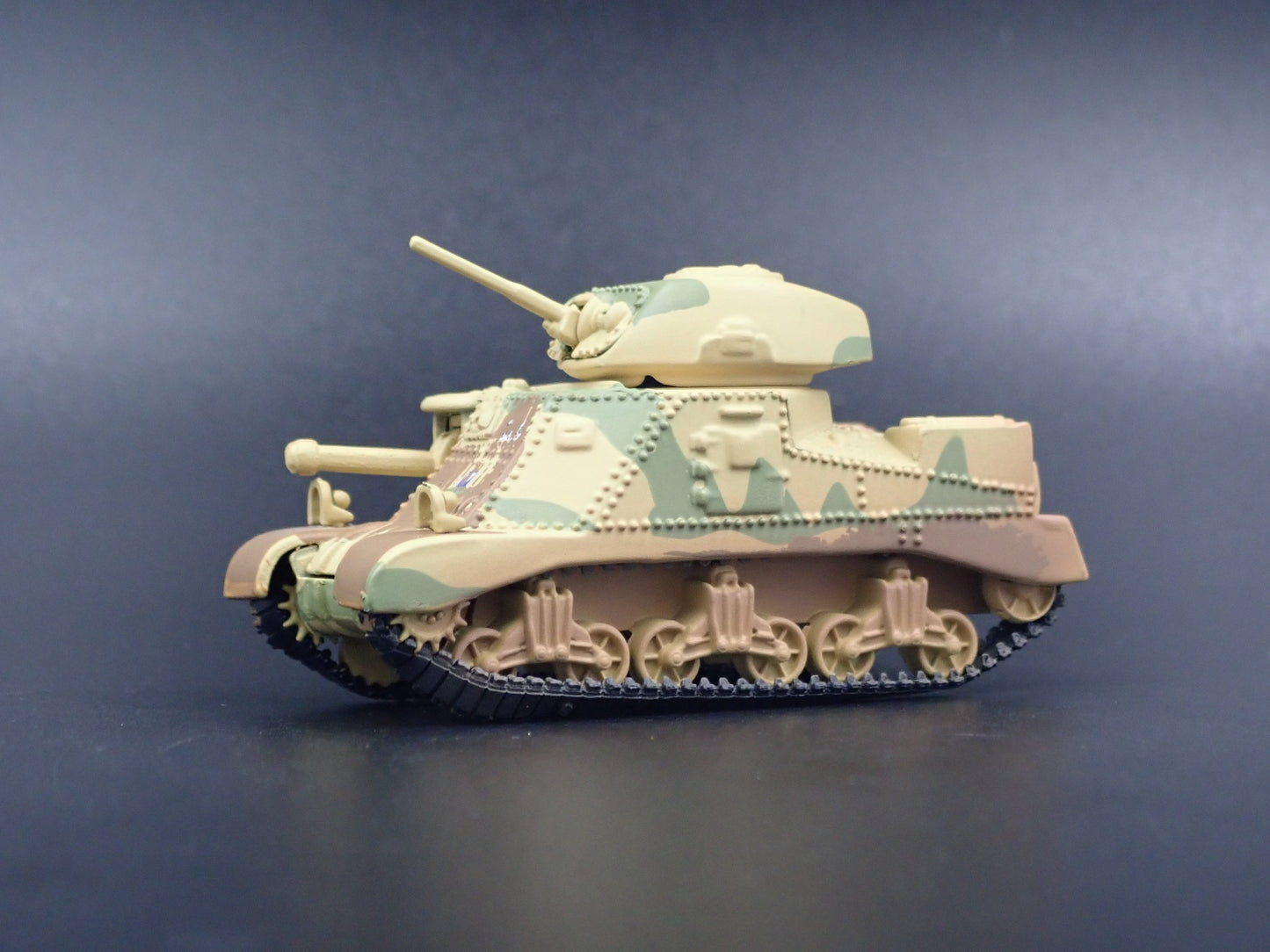 WWII M3 GRANT TANK DIRTY MILITARY RARE 1:100 SCALE DIORAMA  DIECAST MODEL CAR