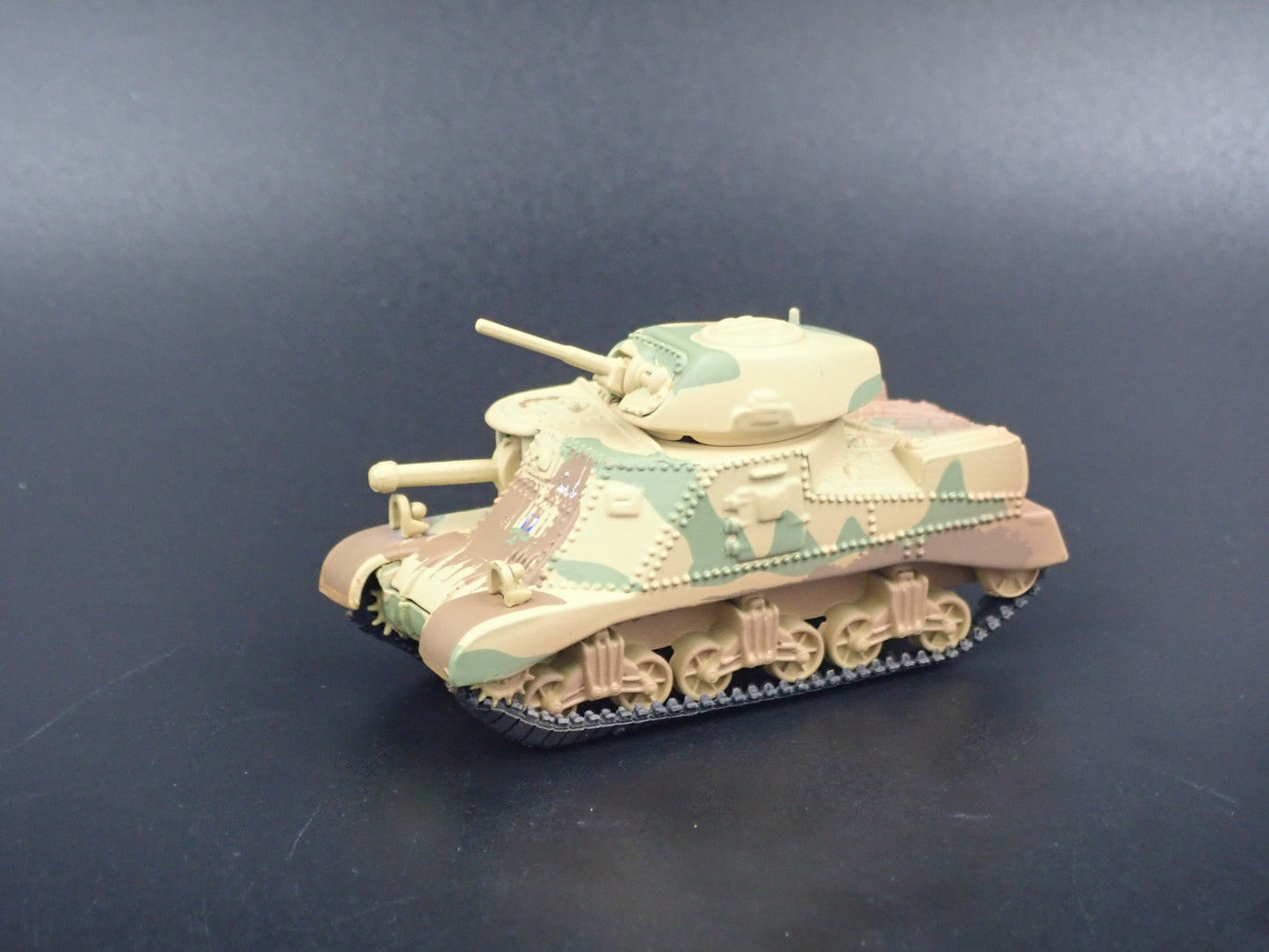 WWII M3 GRANT TANK DIRTY MILITARY RARE 1:100 SCALE DIORAMA  DIECAST MODEL CAR